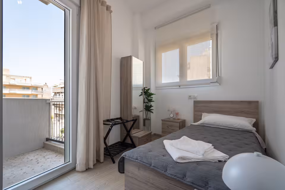 Single bedroom interior