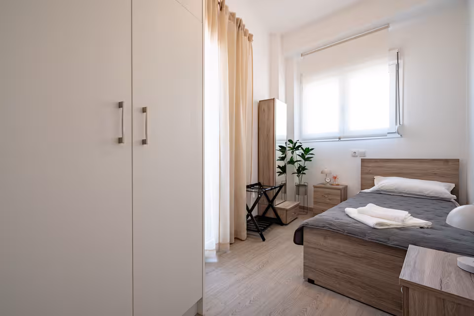 Single bedroom natural light