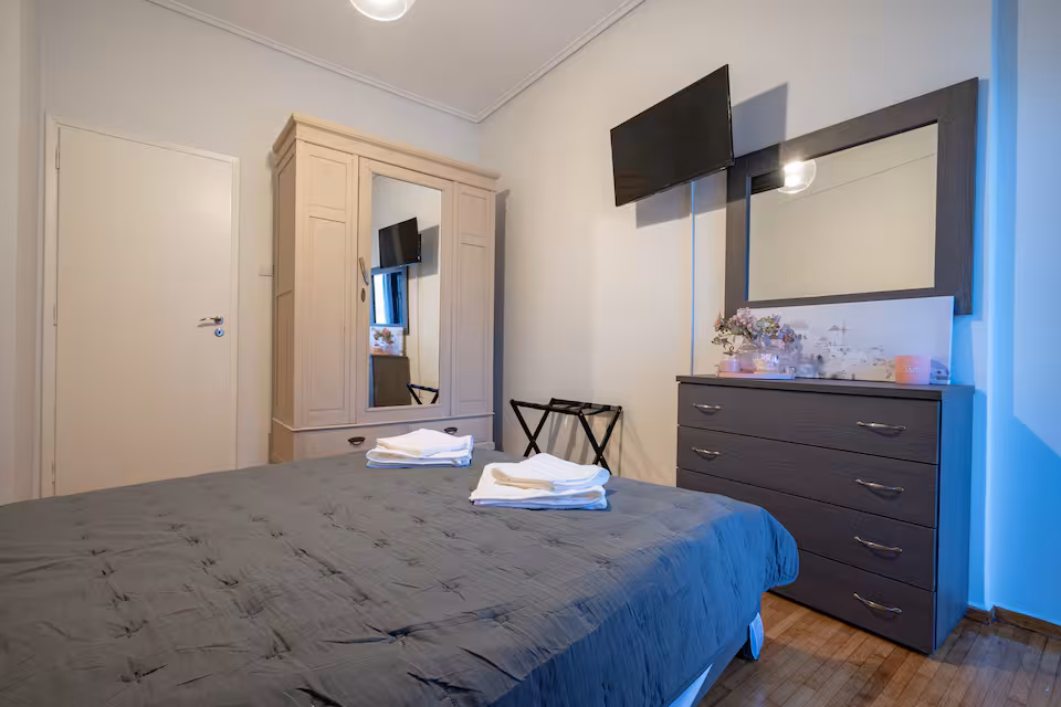 Double bedroom natural light